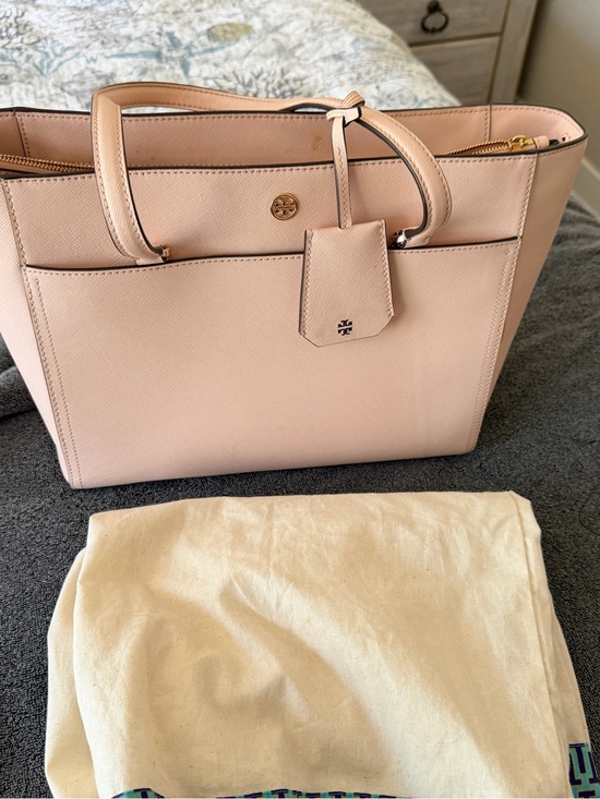 Tory Burch Handbags - Tory Burch Blush Leather Tote with Gold Hardware